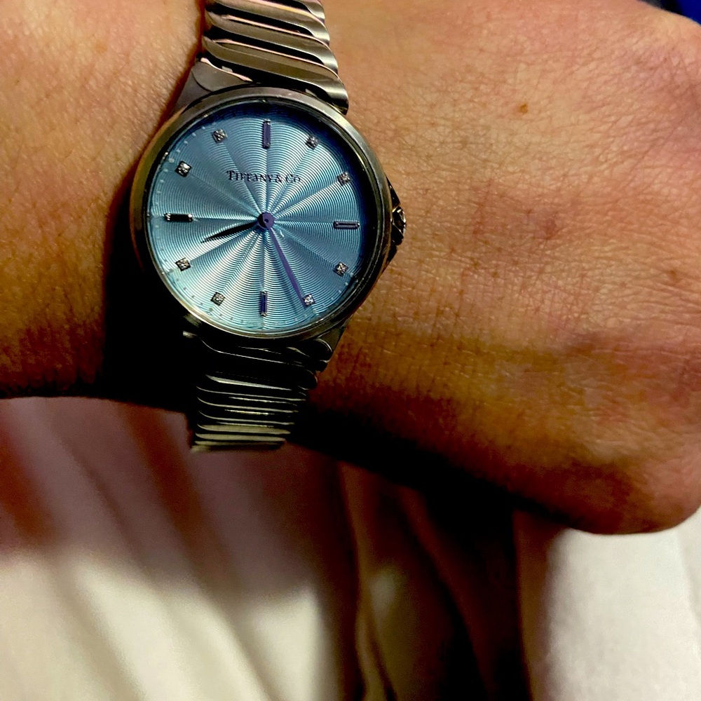 Stainless steel diamond 28 mm metro 2 hand watch